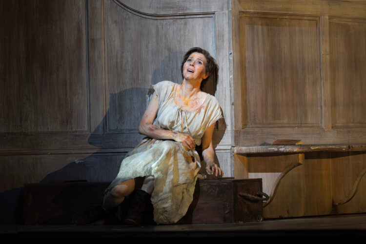 Lisette Oropesa shines in Met’s ‘I Puritani’ and earns praise from Peter Gelb
